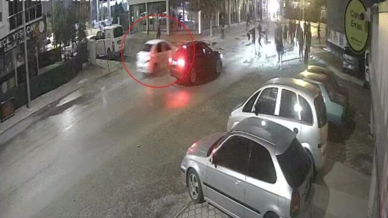 Otomobilini İl Emniyet Müdürü ve ekibinin üzerine sürdü!