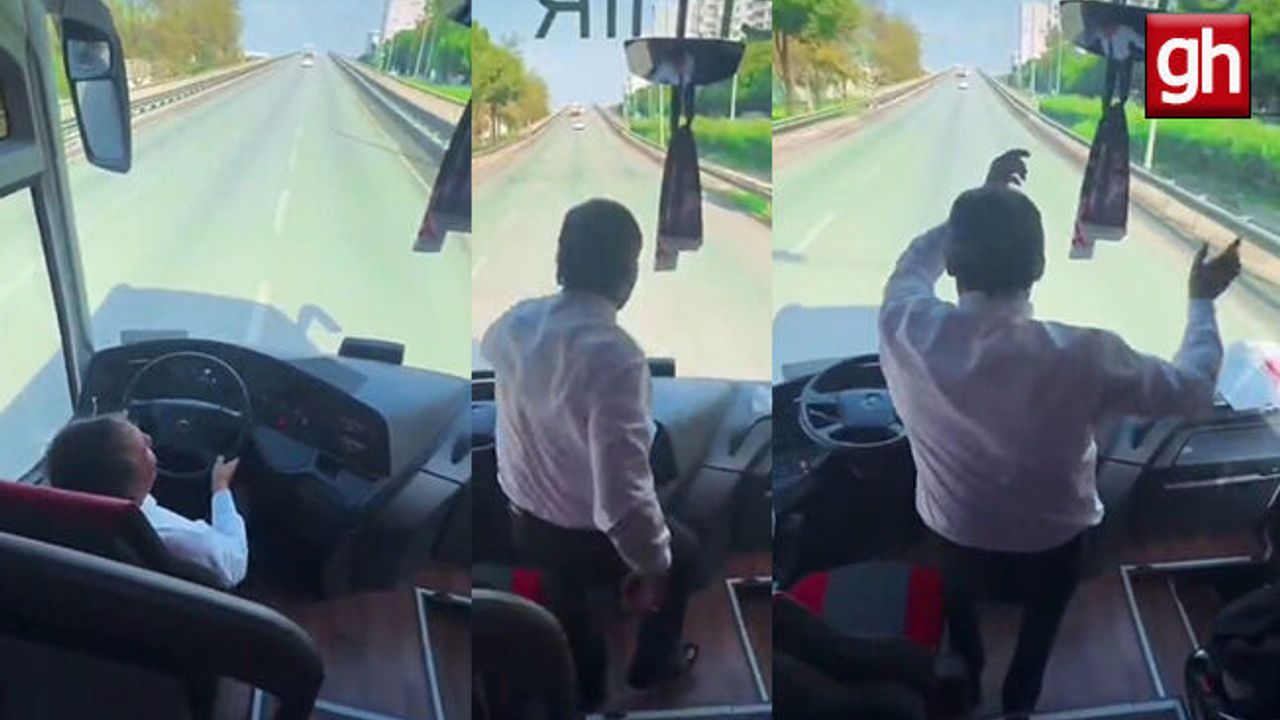 Taraftarları taşıyan şoför, seyir halindeki araçta ayağa kalkıp oynadı