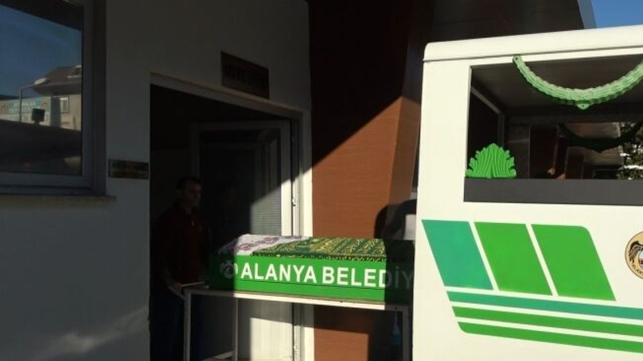 Dayısının silahından çıkan kurşunla hayatını kaybeden kadının cenazesi ailesine teslim edildi