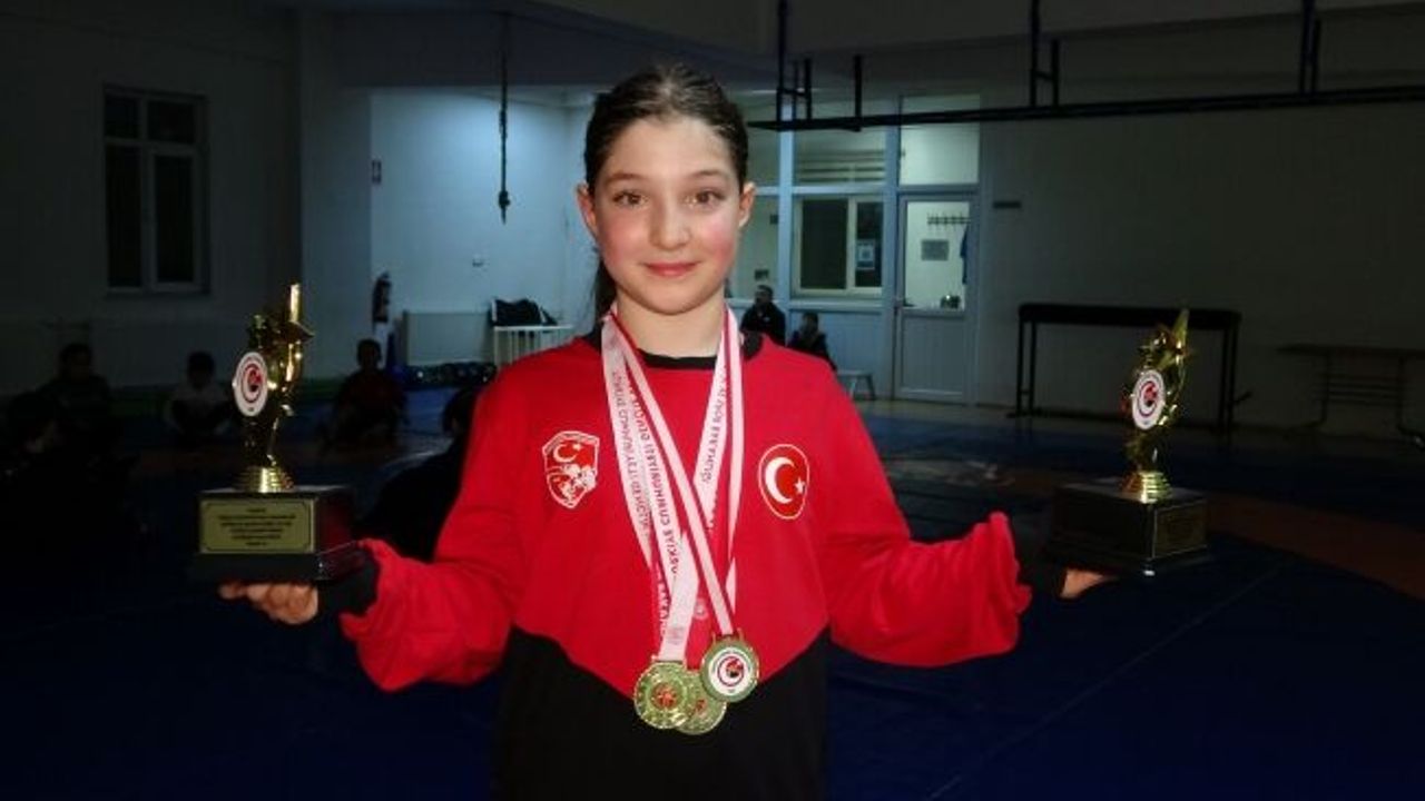 Bir yetenek taraması hayatını değiştirdi 10 yaşındaki güreşçi Asya, Türkiye şampiyonu oldu