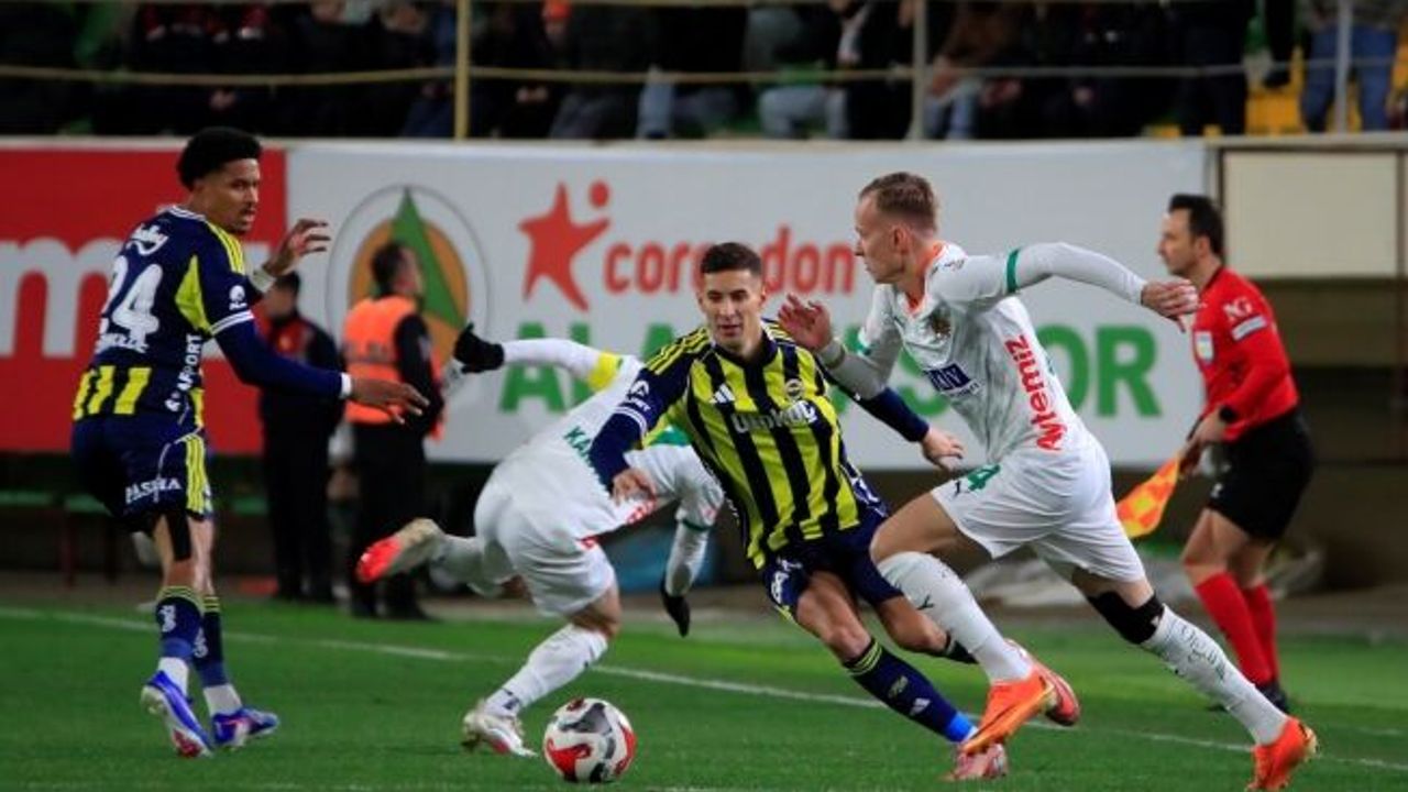 Trendyol Süper Lig: Corendon Alanyaspor: 2 - Fenerbahçe: 3