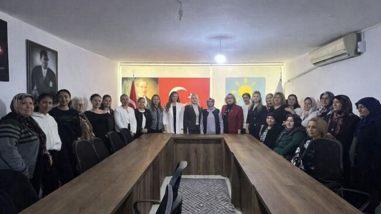 İYİ Partili Kadınlardan Aksu’da dayanışma buluşması