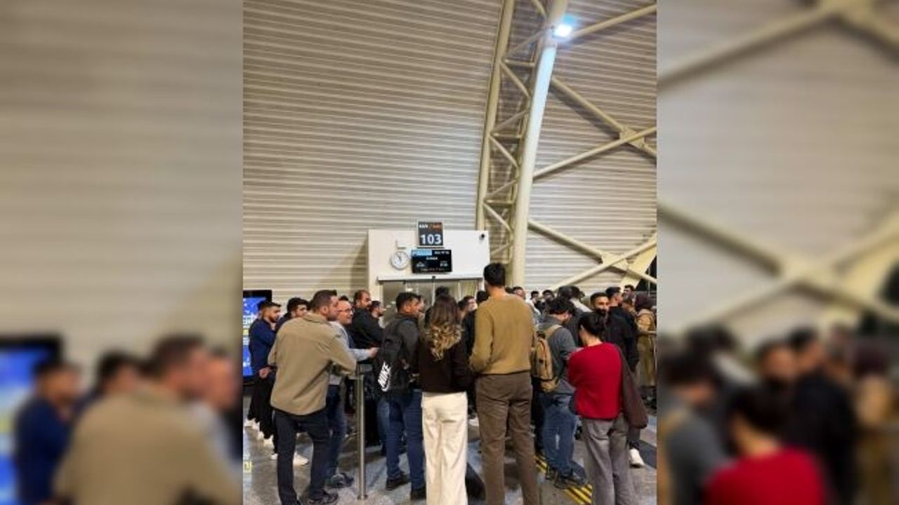 Sunexpres'in 7 saatlik rötarı yolcuları  çileden çıkardı!