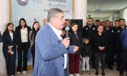 Aksu Belediye Başkanı İsa Yıldırım personeliyle bayramlaştı