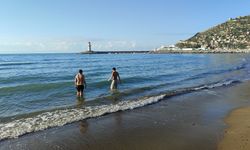 Alanya'da sabahın serinliğinde deniz keyfi