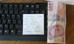 Okul koridorunda bulduğu parayla yaptığı şey herkesi şaşırttı!