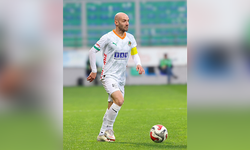 Corendon Alanyaspor kaptanı Efecan Karaca ameliyat edildi