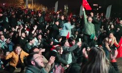 Dev ekrandaki bitiş düdüğüyle Antalya'da bayram havası esti!