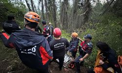 Aksu'da 80 metrelik uçuruma yuvarlanan adam yaralı olarak kurtarıldı