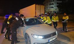 Sızan sürücüyü uyandırmak için aracı beşik gibi salladılar