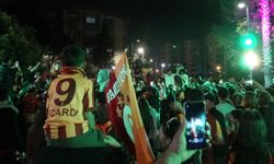 Antalya'da derbi galibiyetini kutlayan bir taraftar bıçaklandı!