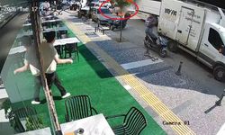 Bir anda patlayıp alev topuna dönen araçtan atlayıp canlarını zor kurtardılar!