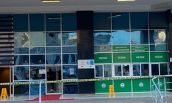 Pompalı tüfekle belediyeye kurşun yağdırdı!