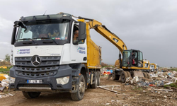 Manavgat Belediyesinden nehir ağzında temizlik çalışması