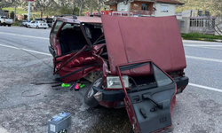 Akseki’de iki otomobil çarpıştı!