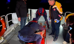 Demre Kaleköy'de rahatsızlanan kişi, sahil güvenlik botuyla tahliye edildi