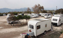 Kumluca'da karavan yasağı: Sahil ve kamu alanları boşaltıldı!