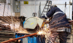 Antalya Büyükşehir Belediyesi kent mobilyalarını kendi atölyelerinde üretiyor