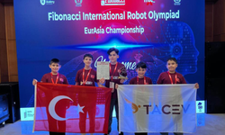Fibonacci Uluslararası Robot Olimpiyatları'nda ilk 3'e girmek için mücadele ettiler