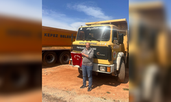 Belediye çalışanının bayrak hassasiyeti!