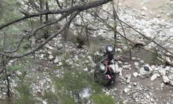 Antalya’da ATV dereye uçtu!