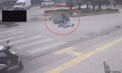 Yaya geçidini kullanan bisiklete motosiklet çarptı!