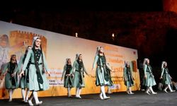 Alanya’da kültürleri buluşturan dans ve müzik şöleni başladı