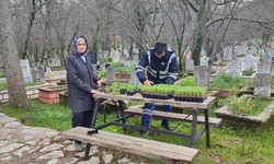 Büyükşehir’in mezarlıklarda bayram hazırlığı sürüyor