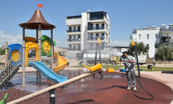 Kepez'de park ve oyun alanlarında hijyen seferberliği