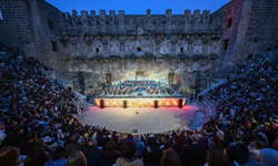 Aspendos'ta "Kökten Geleceğe Maarif Yolcuları" konserine yoğun ilgi