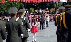 Antalya'da 19 Mayıs coşkusu çelenk töreniyle başladı