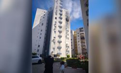 Aksu’da korkutan yangın: Oyun oynarken yakılan mum daireyi küle çevirdi!
