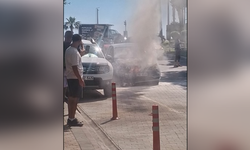 Motor kısmından dumanlar yükseldi, vatandaşlar müdahale etti!