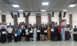 Aksu’da eTwinning Gururu: Başarılı Öğretmenlere Kalite Etiketi Belgeleri Takdim Edildi