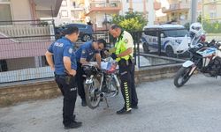 Polisi karşısında görünce motosikleti bırakıp kaçtı!