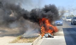 Motosikleti gözlerinin önünde demir yığınına döndü!