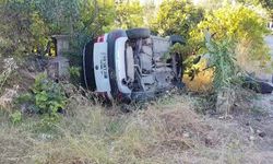 Manavgat'ta otomobil bahçeye uçtu!
