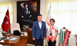 Bilek güreşinde dereceler elde eden Ayşe Büyükkaçar, ilçenin gururu oldu