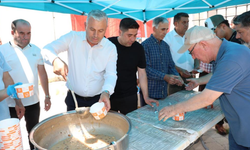 Aksu Belediyesi'nden aşure ikramı