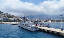 Alanya Limanı'nda savaş gemilerine yoğun ilgi