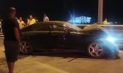 Alkollü sürücü bariyerlere çarptı, köprülü kavşak trafiğe kapandı