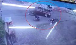 Motosikletlinin ölümden döndüğü kaza kamerada!