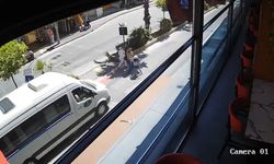 Yayaya yol veren minibüse arkadan araç çarptı!