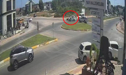 Kaza sonrası öfkesini otomobilin camından çıkardı!