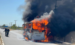 Antalya’da yolcu midibüsü alev alev yandı!