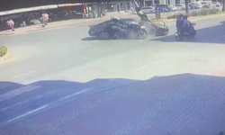 Otomobil ile çarpışan motosikletli metrelerce havaya savruldu!