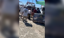 Tur teknesi çalışanlarının birbirine girdiği kavga anı görüntülendi!