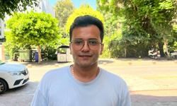 Kediyi yerden alıp fırlattı, görüntülere tepki yağdı!