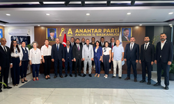 Anahtar Parti'den güç gösterisi: A takımı sahada!