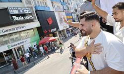 Kırkpınar başpehlivanı Erkan Taş'a Antalya'da coşkulu karşılama